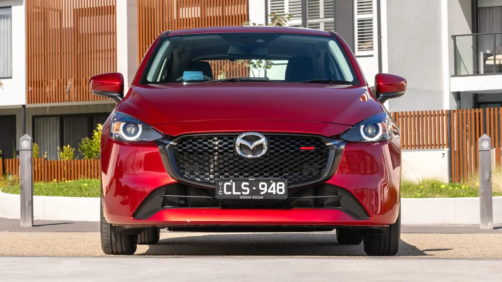 2025 m. „Mazda 2“ kaina ir specifikacijos: populiariausias modelis su
