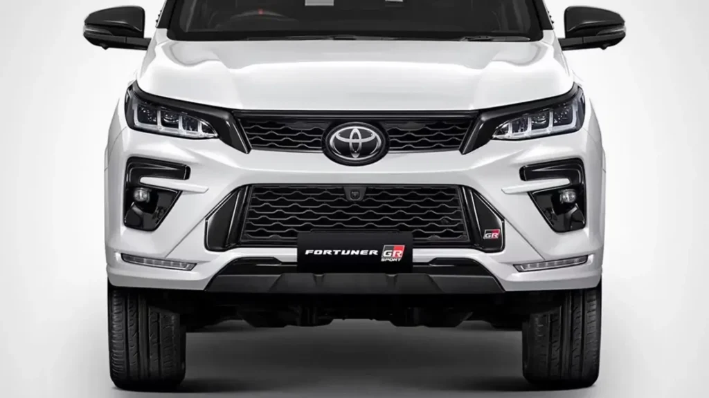 „Toyota Fortuner GR Sport“ vis dar nepasiekė Australijos kortelių