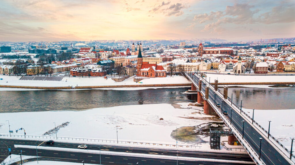 investicijos į švietimą, sporto, laisvalaikio erdves ir susisiekimą