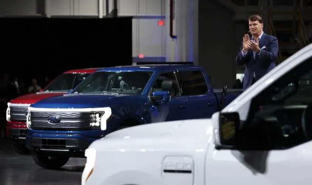 „Ford Planning Papil“ hibridiniai sunkvežimiai ir visureigiai