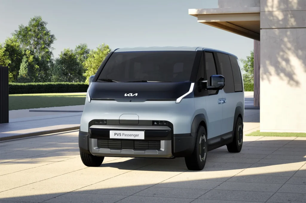 „Kia Pv5 Electric Van“ atvyksta mesti iššūkį „VW ID.BUZZ“