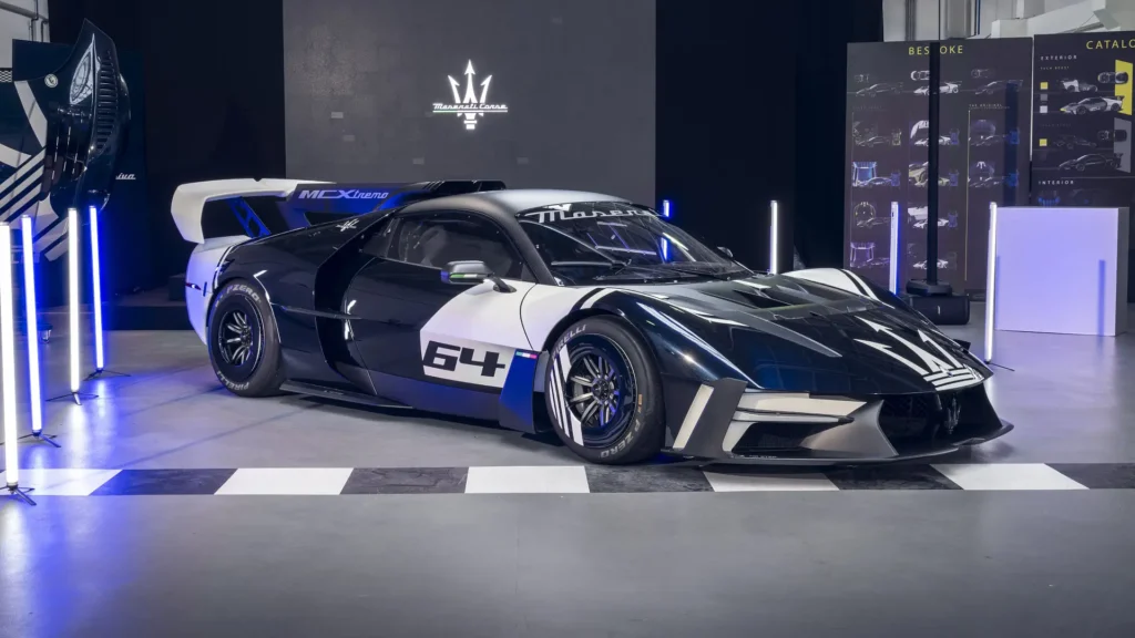 „Maserati MCXtrema“ superautomobilis, skirtas tik trasai, pristatytas klientui iš Australijos